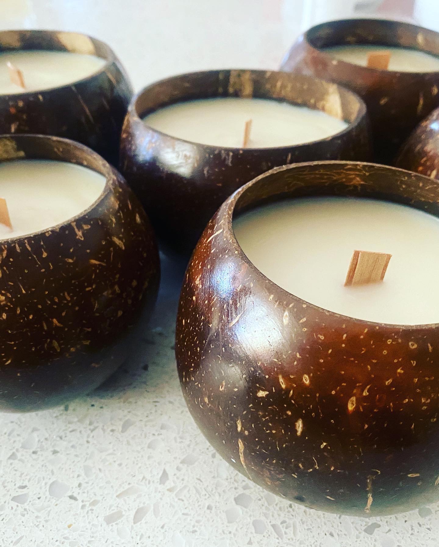 Coconut shell candle